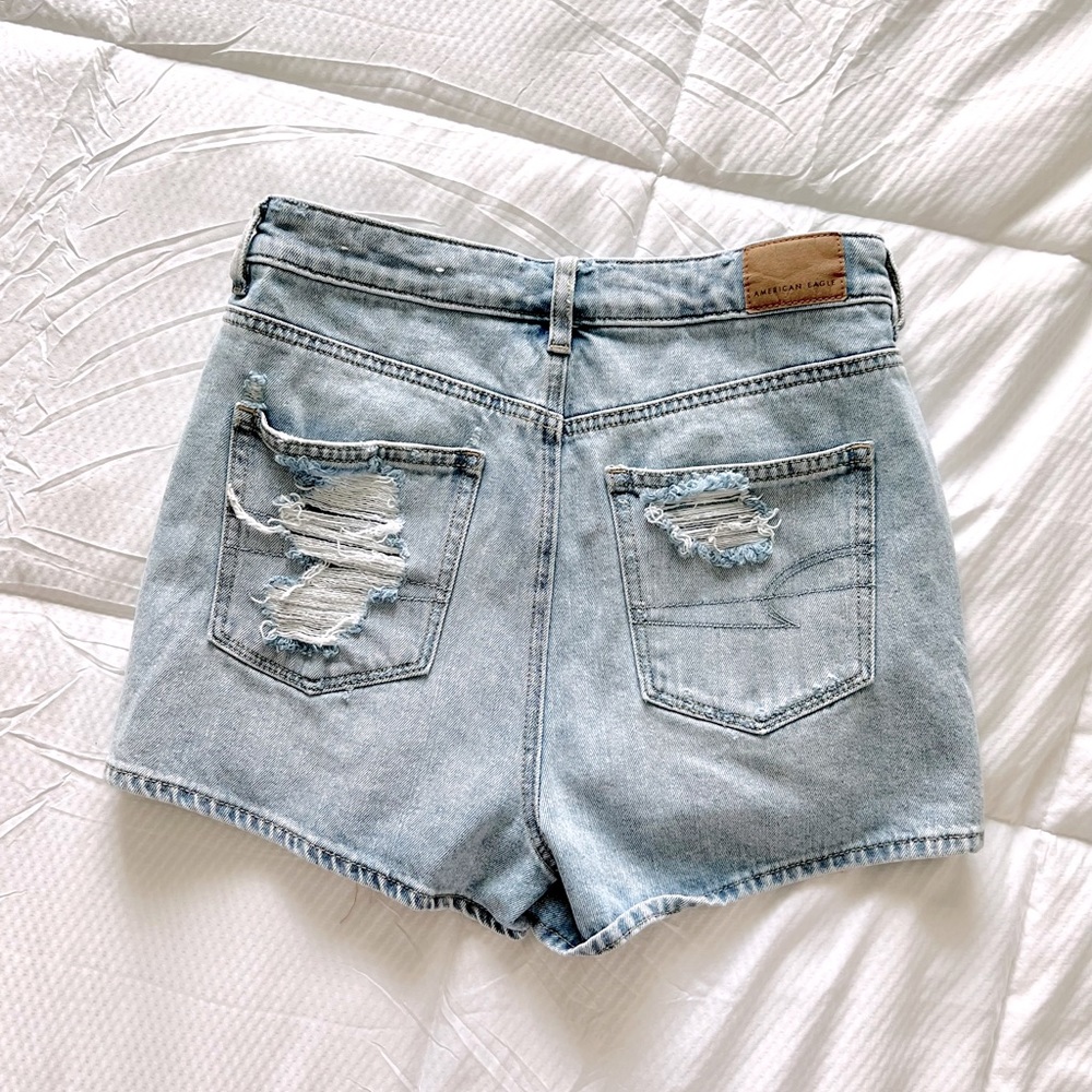 American Eagle Stretch Mom Shorts 
Size S - Picture 2 of 5